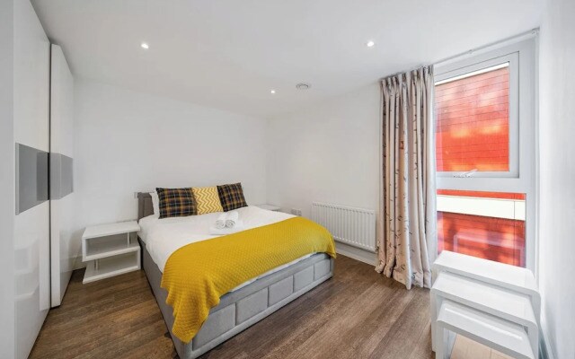 Modern 1-Bedroom Flat in Central London