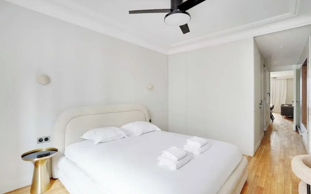 Magnificent Flat - 2br/6p - Champs Elysees