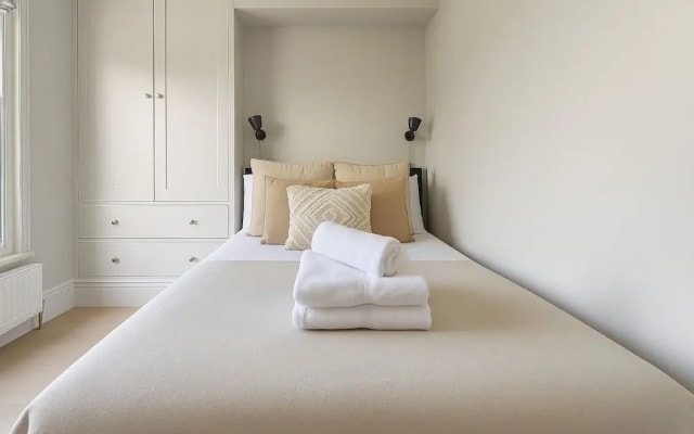 1 Bed Flat near Westfield