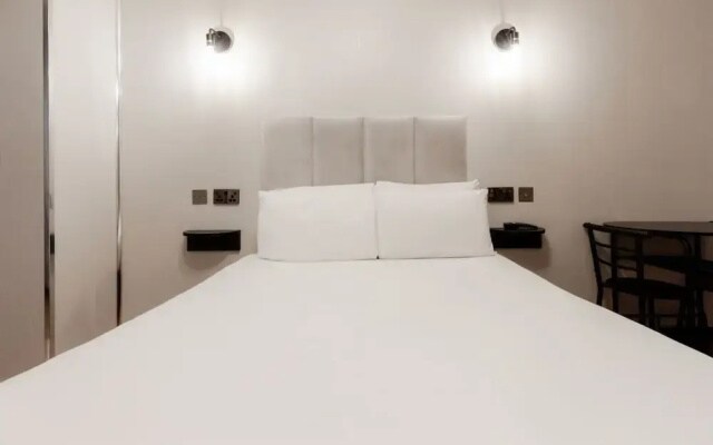 Britannia Hyde Park Hotel By PLI