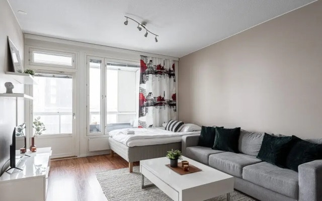Homelike 1BR with Sauna, Free Parking & Balcony