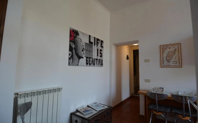 Spanish Steps Corner - Belsiana Apartment