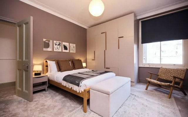 Classic Edwardian Flat near Emirates