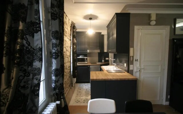 Paris Interiors Rentals - Le Marais Archives 2 Bdr