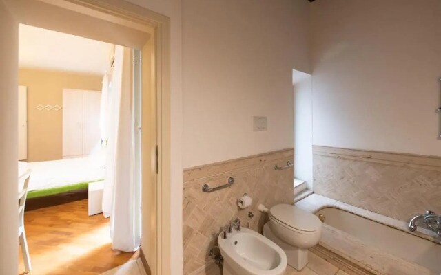 Magenta Luxury Crociferi 3