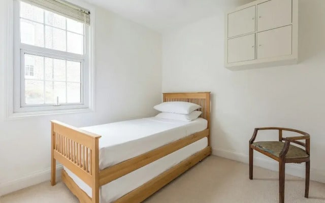 Boston Place II by onefinestay