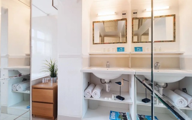 FG Property - Earls Court, Hogarth Road