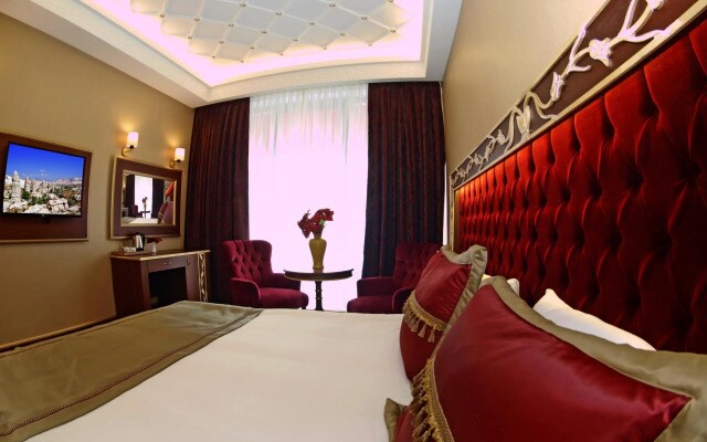 MB Deluxe Hotel