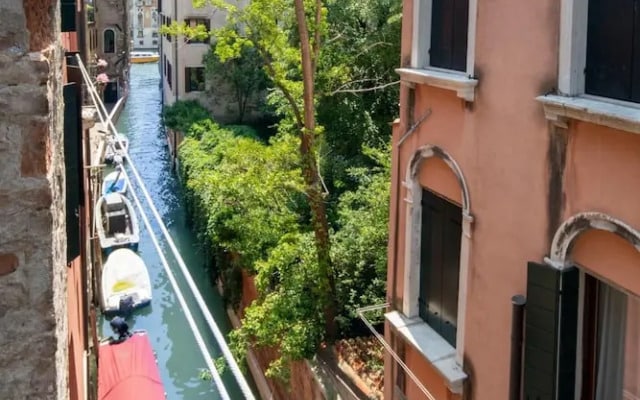 Venice Grand Canal Style Apt 3 - Locz