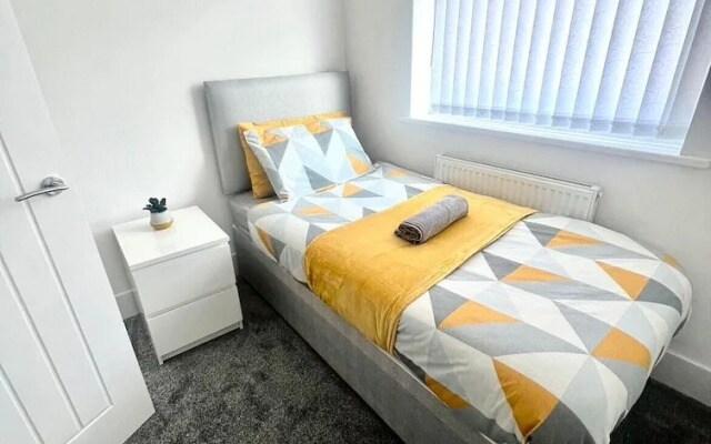 No 29 - Beautiful 4-bed House