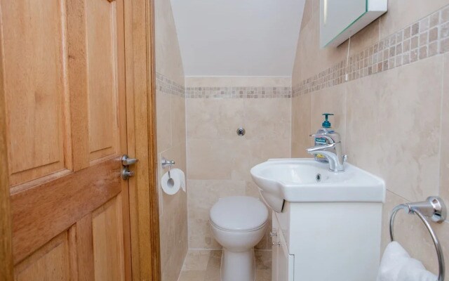 2 Bedroom Apartment In Fulham