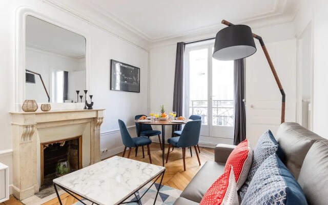 River Seine - Quartier Latin Apartment