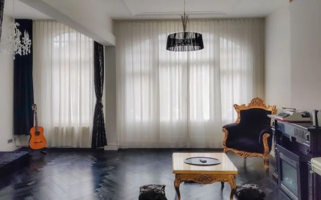 L'Home Apartment