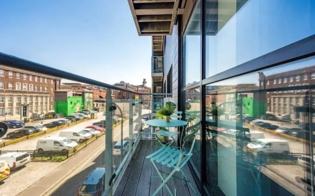 Host Apartments The Pall Mall Balcony Apt