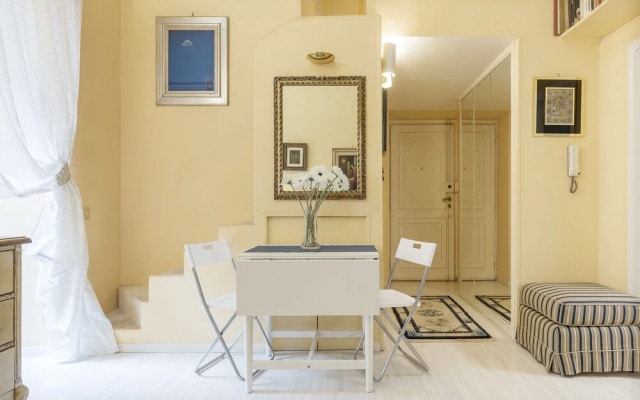 Ara Pacis Elegant Flat