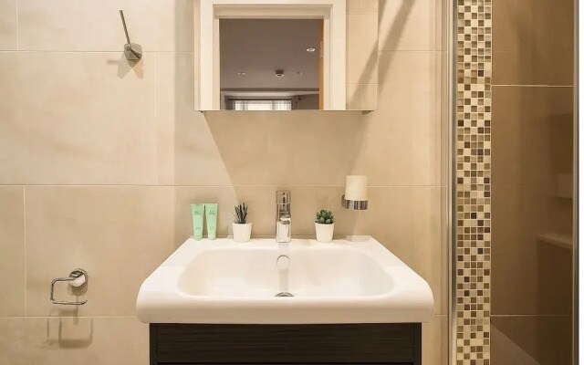 Modern Studio Flat in Hammersmith