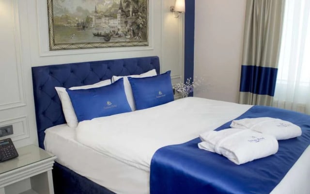 Sarissa Hotel