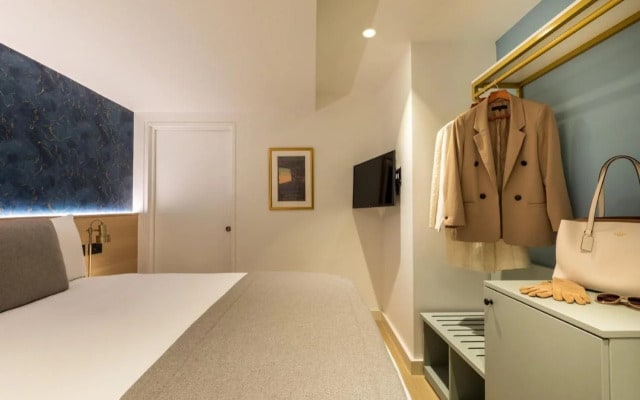 Hotel Indigo London - 1 Leicester Square by IHG