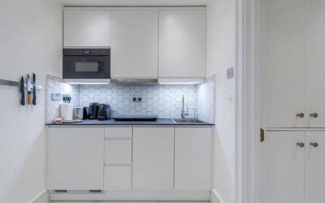 The Fairytale - Fitzrovia - by Frankie Says