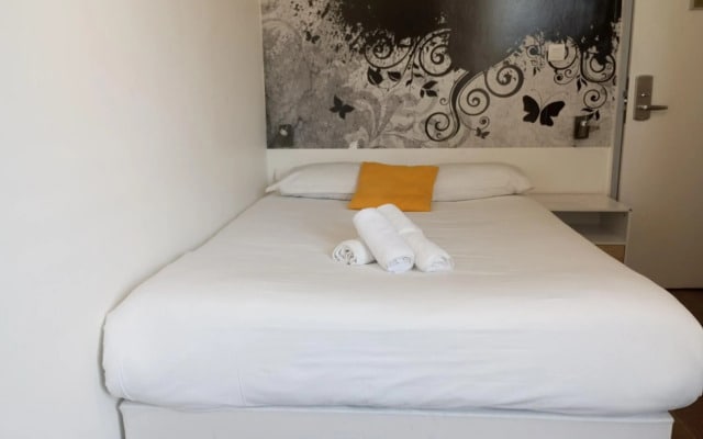 Arty Paris Porte de Versailles by River - Hostel