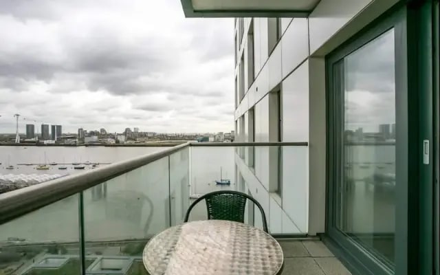 Guestready - 2-bdr Apartment With Balcony by The Thames