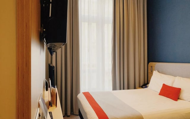 Holiday Inn Express London Victoria by IHG