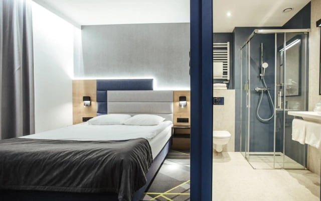 Air Hotel