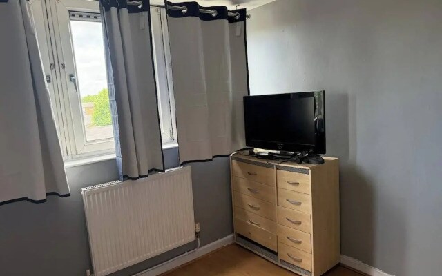 6 Guests - 3 Bedrooms - Close to London Center