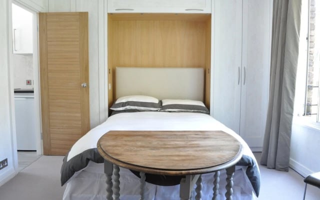Knightsbridge 1 Bedroom Flat