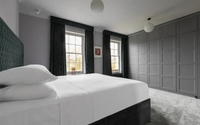 New Kent Road by Onefinestay