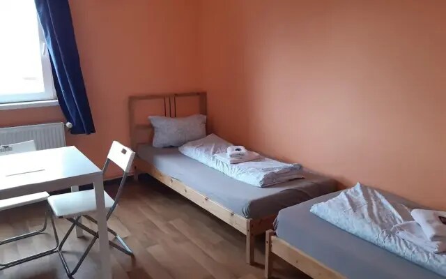2-Rent Group Hostel Rooms&Apartments TUB19A