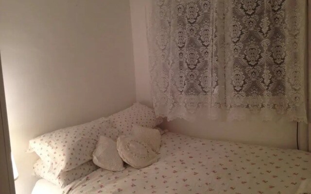 3 Bedroom House With Garden in Brixton
