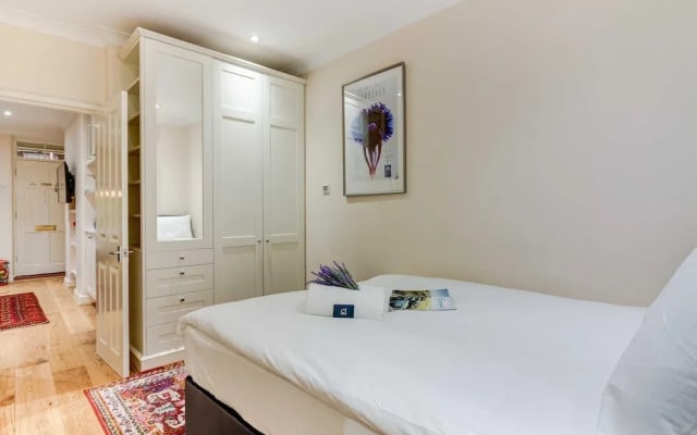 Uber London Theatre Land House