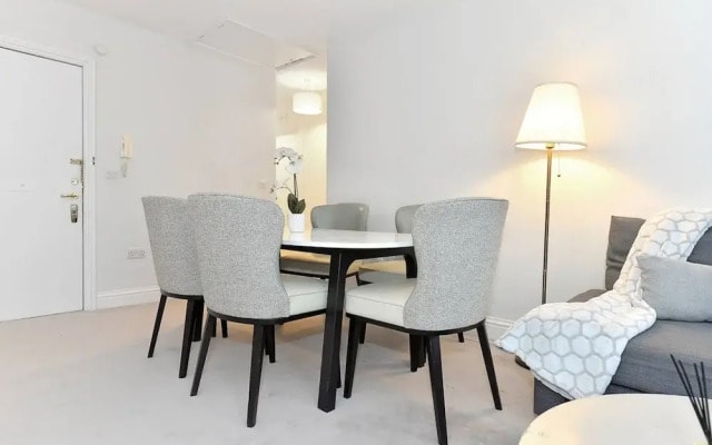Cadogan Square Penthouse