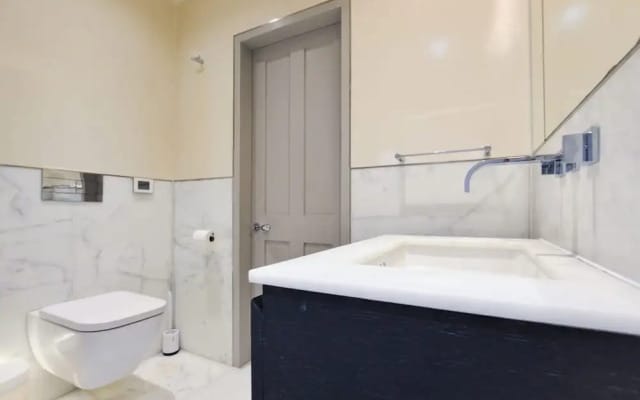 Soho Luxury 1 Bedroom Apartment by Concept Apartments