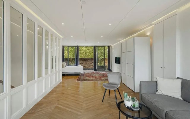 Spacious 5 Bdrm Townhouse in Camden