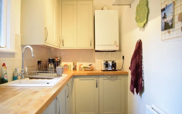 Bright 1 Bedroom Flat in Brixton
