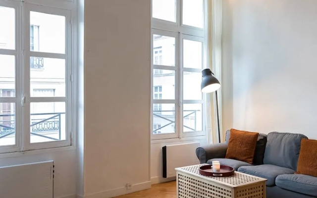 Sunny Dussoubs I Unique 1-br Loft in Montorgueil