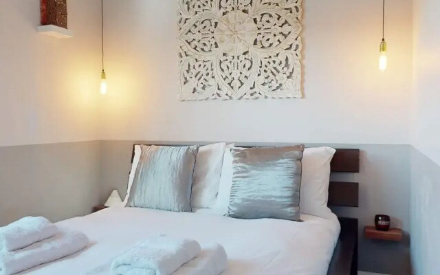 Modern, Cosy Apartment On Vibrant Deptford High Street