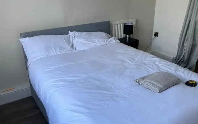 SPECIAL 5 Bedroom Whole House Brereton