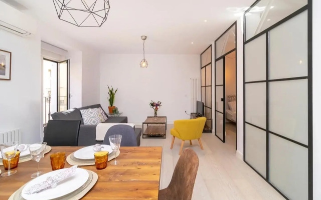 Smiling Apartment Near Puerta del Sol by Batuecas