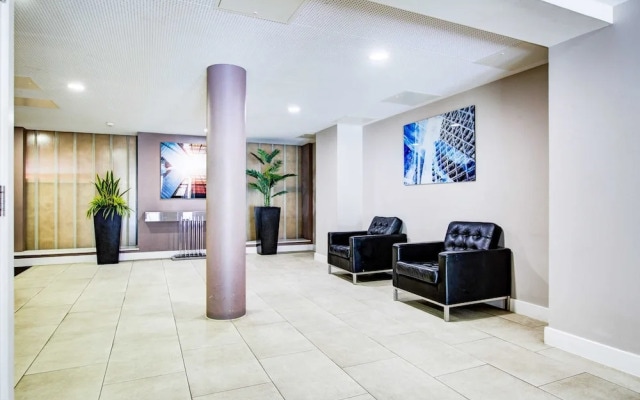 Modern Greenwich Flat With Parking