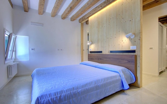 GRANDCANAL-GREEN new, 3pax, 2bath, fiber free wifi