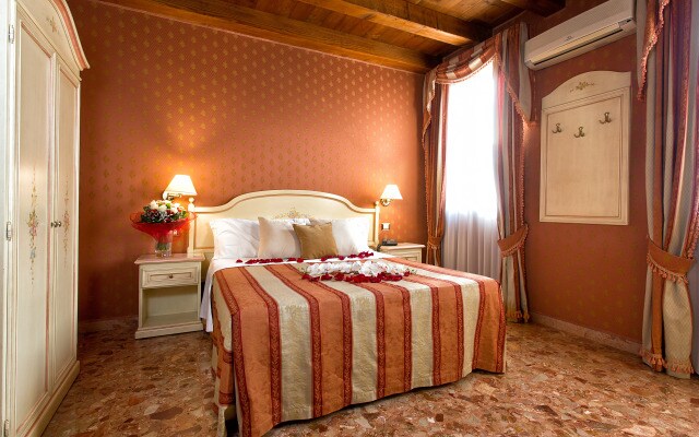 Hotel Conterie