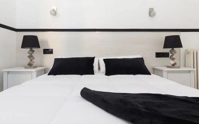 Hostal Gran Via 63 Rooms