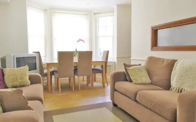 The London Agent - West Kensington III