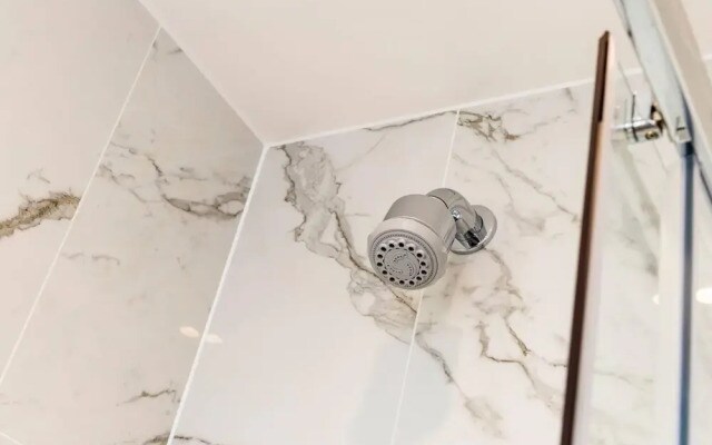 Light and Airy Central Three Bed Flat