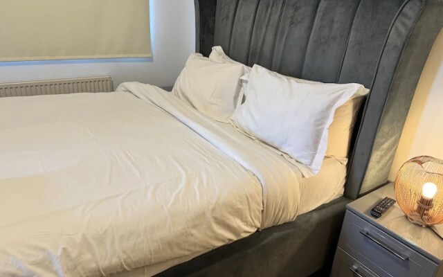 Havana 2 bed Apartment in london