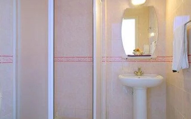 Yuva Hotel