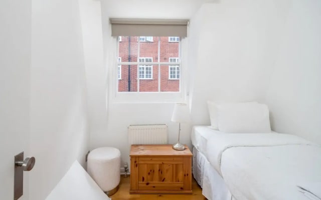 JOIVY Charming House in Kensington